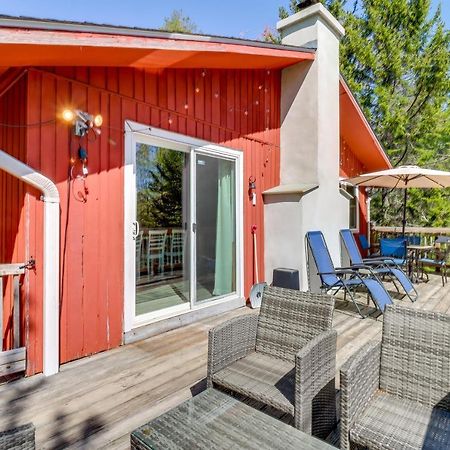 Lakefront Poconos Vacation Rental With Swim Dock! Long Pond Eksteriør billede