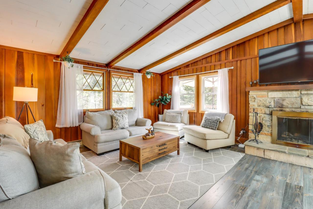 Lakefront Poconos Vacation Rental With Swim Dock! Long Pond Eksteriør billede