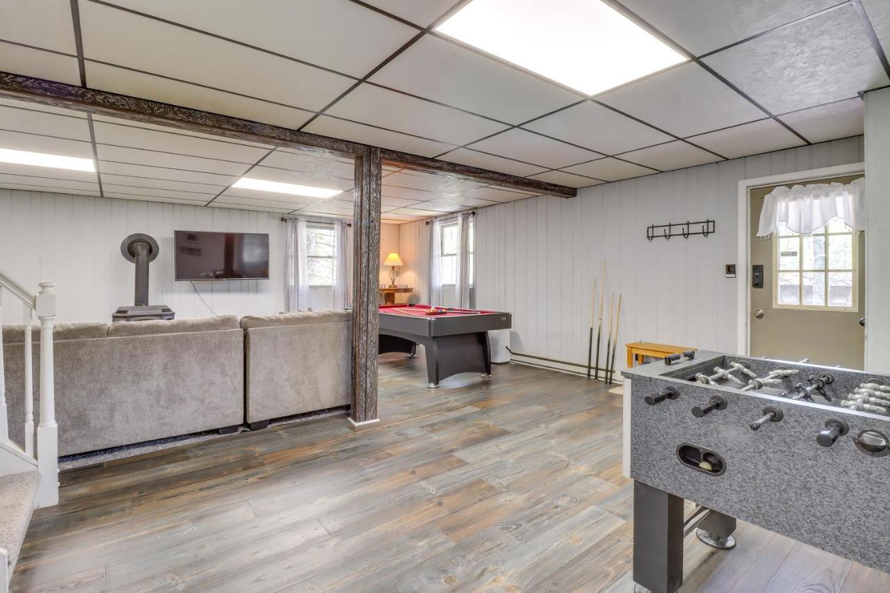 Lakefront Poconos Vacation Rental With Swim Dock! Long Pond Eksteriør billede