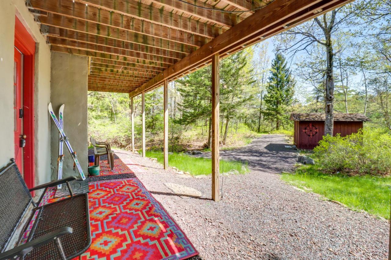 Lakefront Poconos Vacation Rental With Swim Dock! Long Pond Eksteriør billede