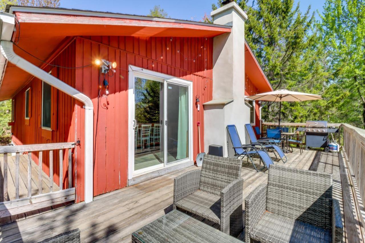 Lakefront Poconos Vacation Rental With Swim Dock! Long Pond Eksteriør billede