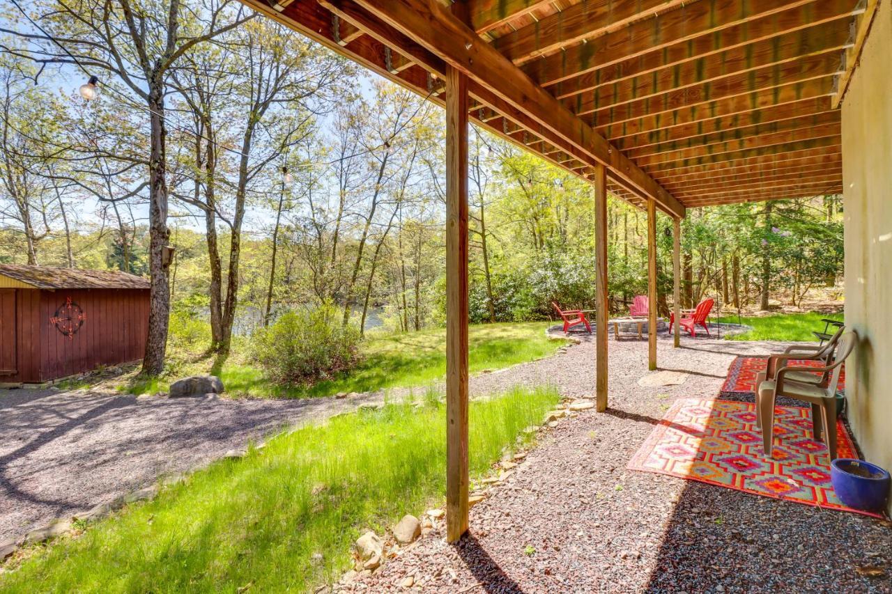 Lakefront Poconos Vacation Rental With Swim Dock! Long Pond Eksteriør billede