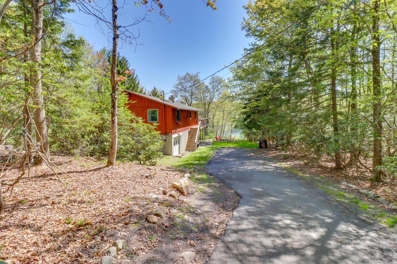 Lakefront Poconos Vacation Rental With Swim Dock! Long Pond Eksteriør billede