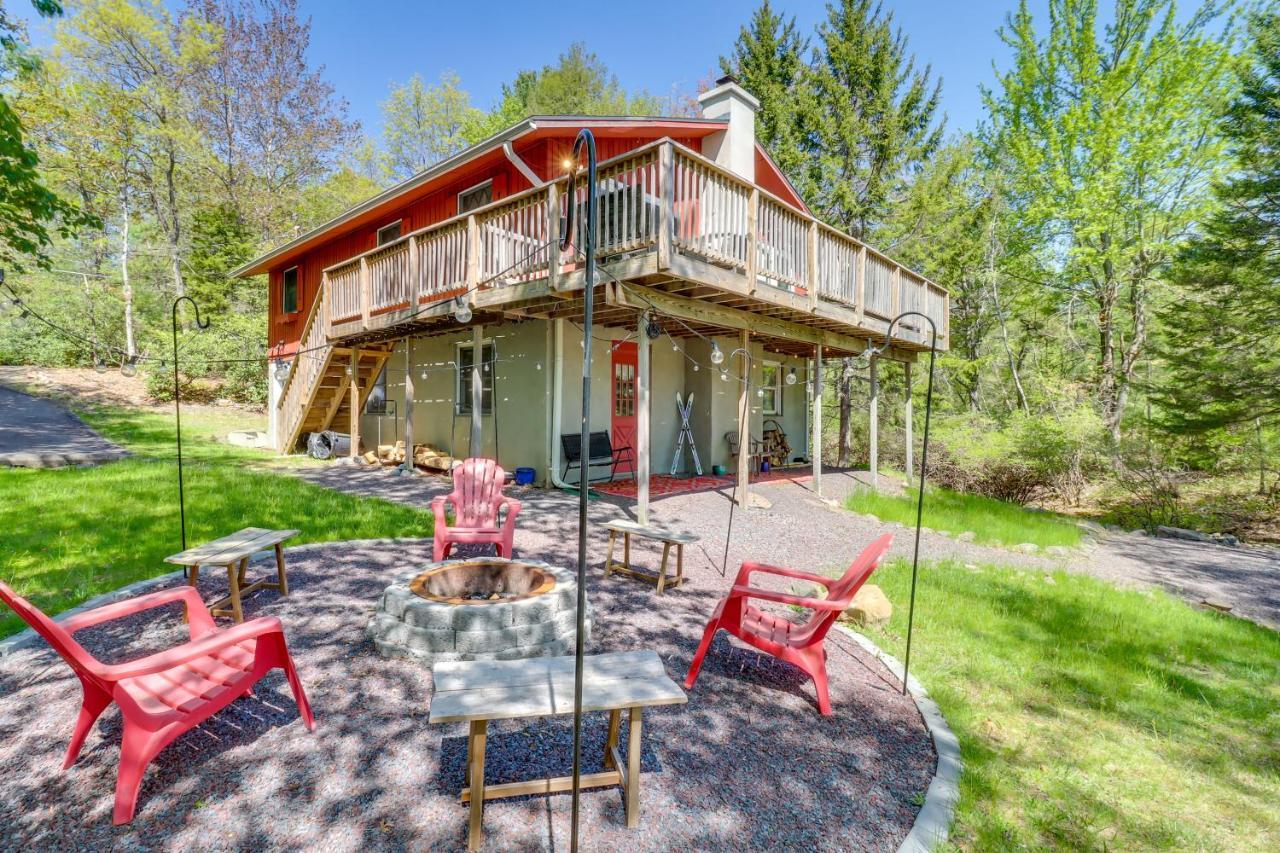 Lakefront Poconos Vacation Rental With Swim Dock! Long Pond Eksteriør billede
