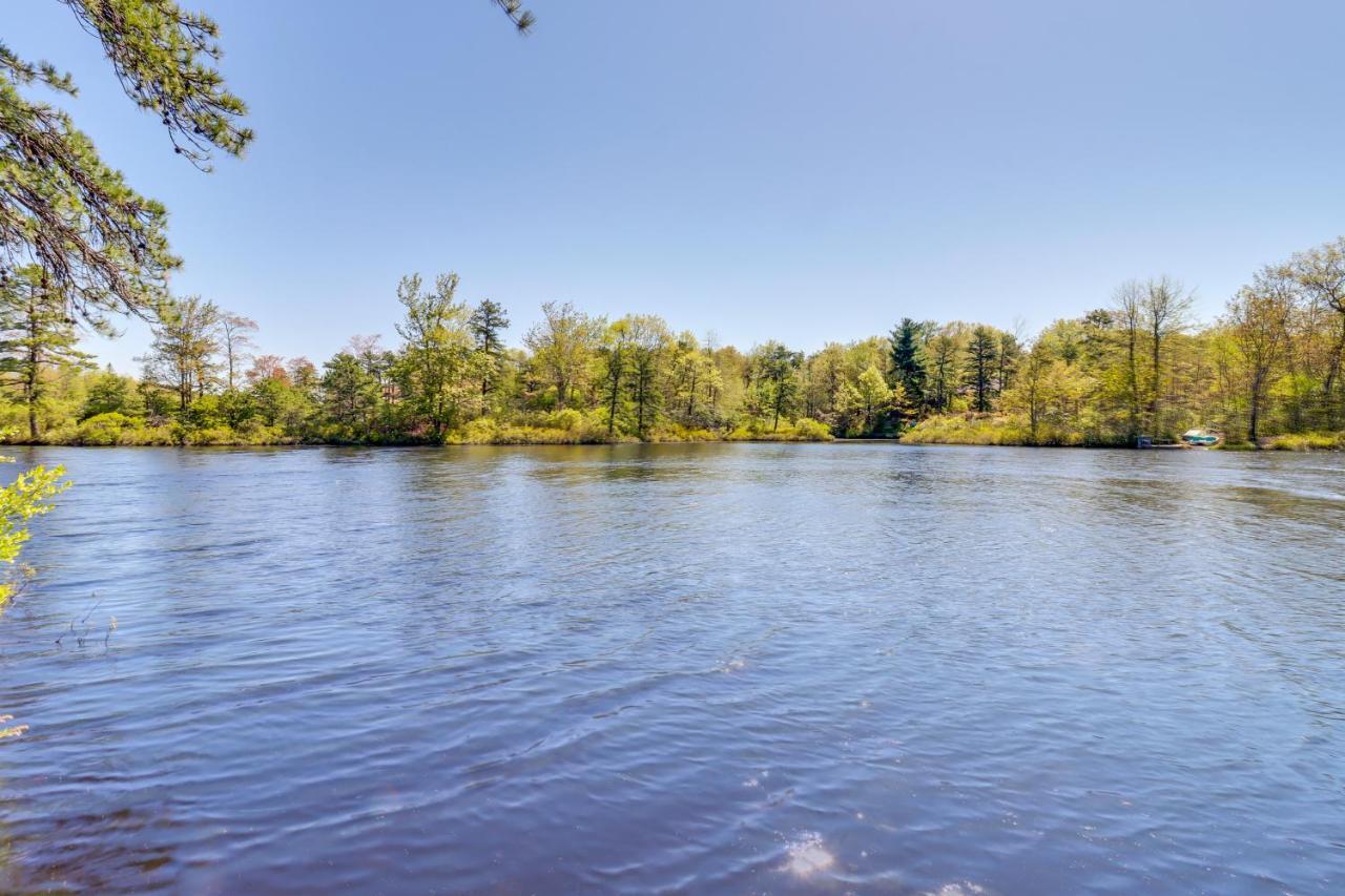 Lakefront Poconos Vacation Rental With Swim Dock! Long Pond Eksteriør billede