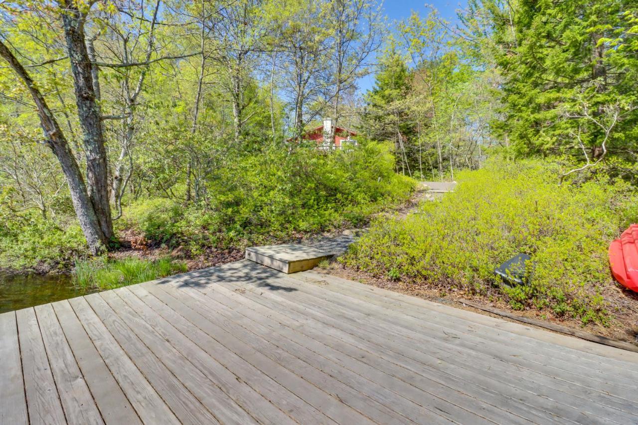 Lakefront Poconos Vacation Rental With Swim Dock! Long Pond Eksteriør billede